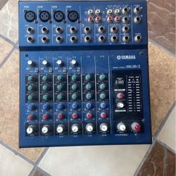 Yamaha MG10/2 Mixing Console