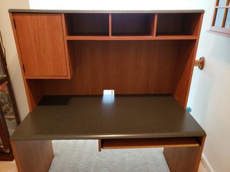 Computer Desk With Hutch
