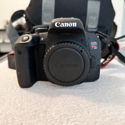 Canon T7i DLSR Camera Bundle 