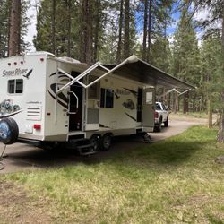 2011 Northwoods  Snow River 246RKS