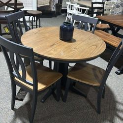 AP 🎉 5 Piece Dining Set// Fast Delivery & Financing 