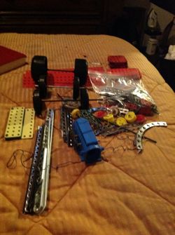 Vintage gabriel pocket erector set