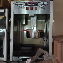 Popcorn machine/missing the glass doors