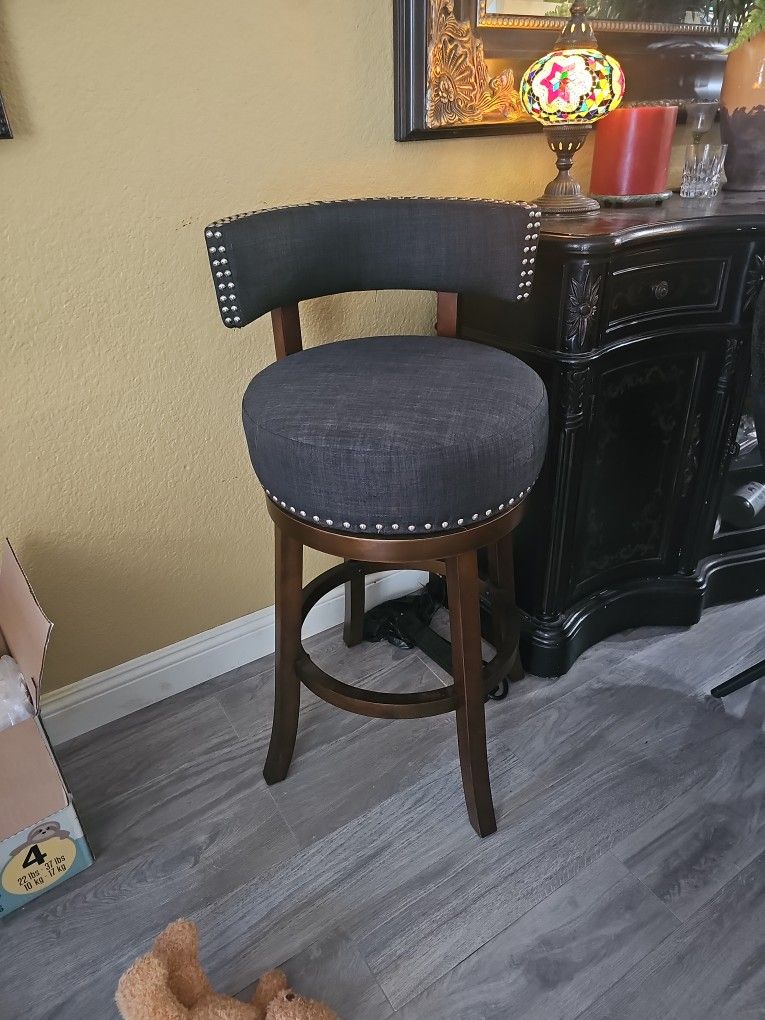 2 Bar Stools