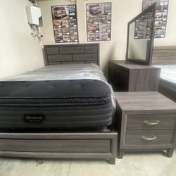 New 4pcs Gray Queen Size Bedroom Set
