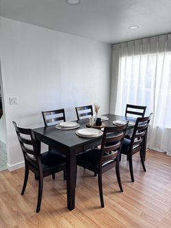 Solid Dining Table + 6 chairs – Delivery Available 🚚