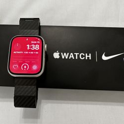 Apple Watch Series 7.   45mm
