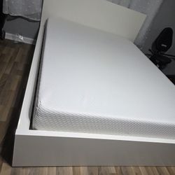Queen Bed 