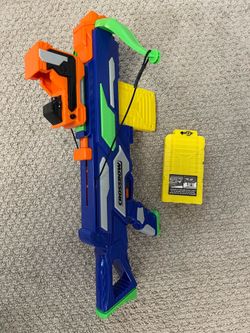 Nerf crossbow 2x 12 shot mags and 1x laser scope