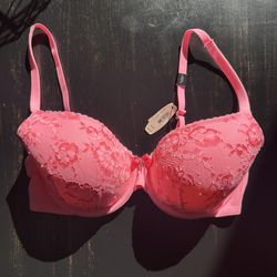 NEW!! Victoria Secret Bra 34DD