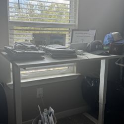 Adjustable Work Desk