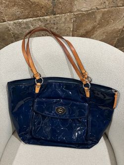 Bolsa couch azul marino charol grande