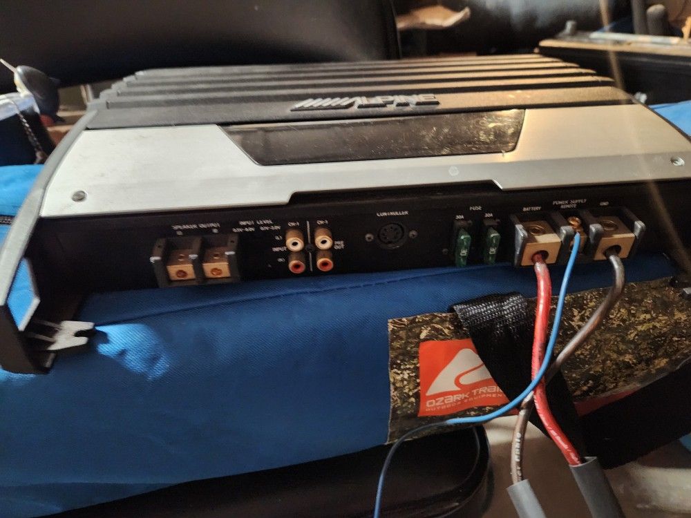 Alpine Subwoofer Amplifier