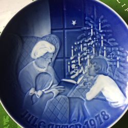 Limited Edition Christmas Plates $5 OBO