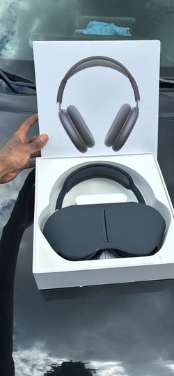 Apple AirPods Max (Space Gray) – Great Condition w/ Box & Smart Case OBO