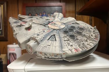 STAR WARS CODE 3 MILLENNIUM FALCON LIMITED EDITION DIE-CAST