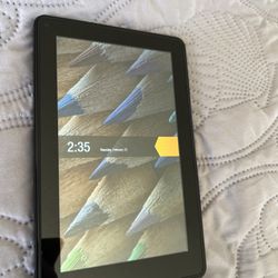 Amazon Kindle Fire D01400 8GB 7" WI-FI  Black  Tablet (1st Gen) Working !!!
