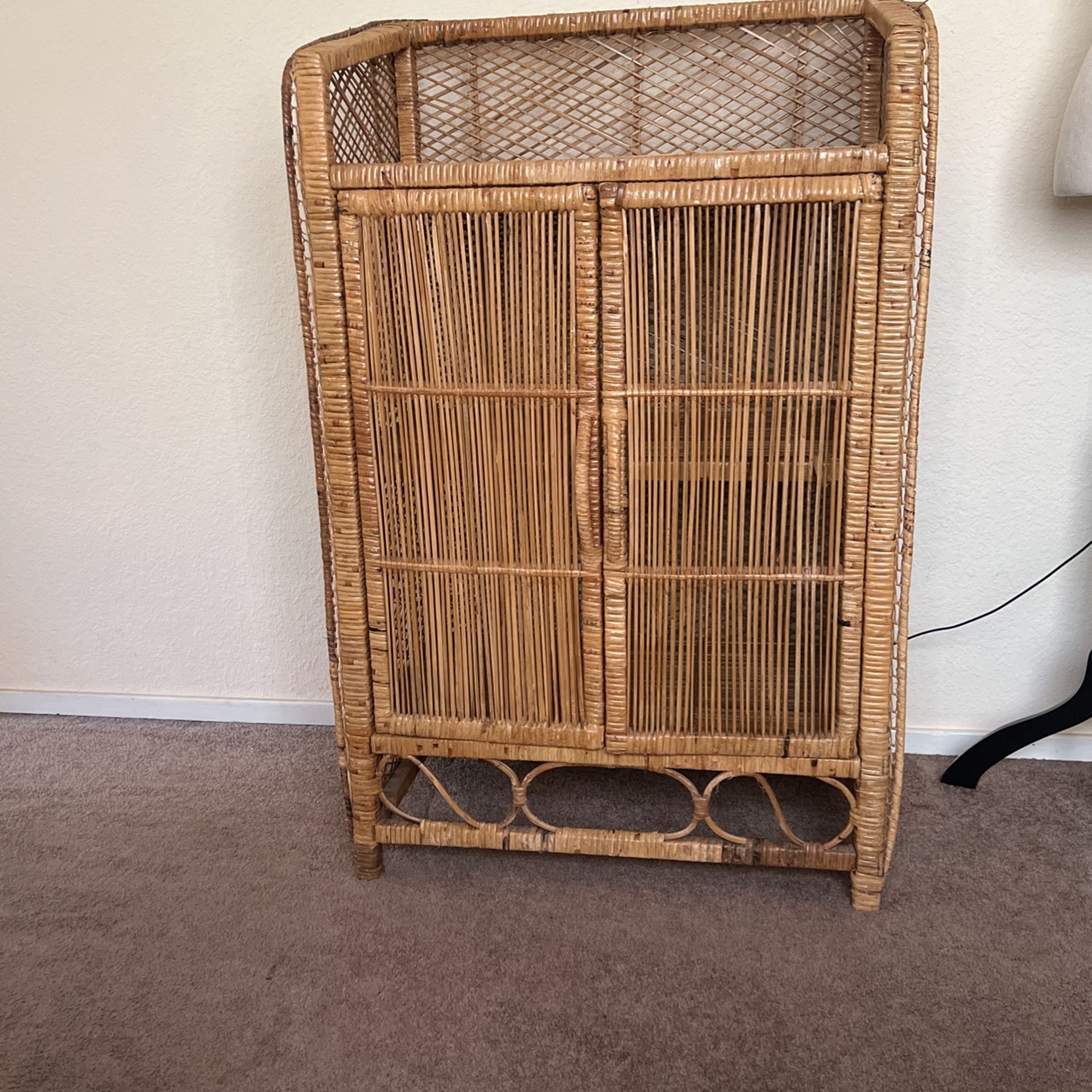 Vintage Wicker Changing Table 