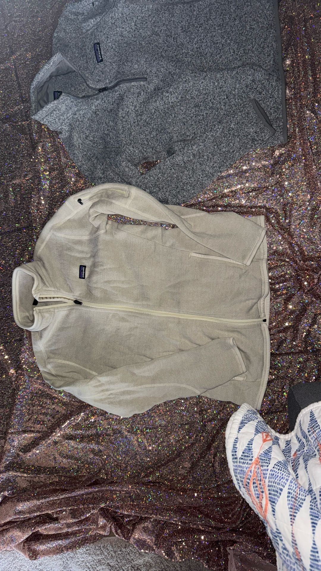 Patagonia Sizes   Small  , Médium   $39.99 Each