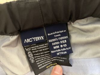 Vintage Arcteryx Women’s Mountaineering Pants / Size 8-10