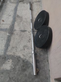 7 Foot Barbell With 2 - 45 Lb Bumper Plates