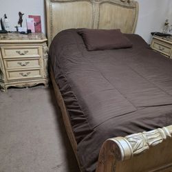 Very Nice Bedroom Set Queen Size