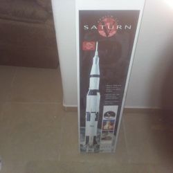 Estates Saturn 5 Flying Model Rocket Kit