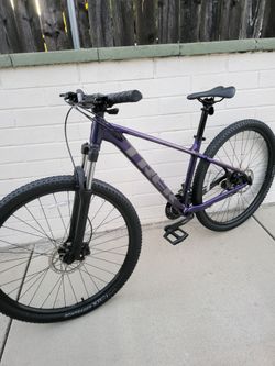 Trek 29er Mountain Bike Size medium Wheels 29er Speeds Multiple Hydraulic Disc Brakes riddenv3 times