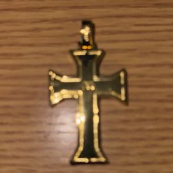 Cross pendant 