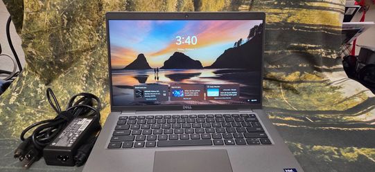 Dell latitude 5450 Ultra 5 125U 16Ram 256ssd ,camera wifi win11-Office charger