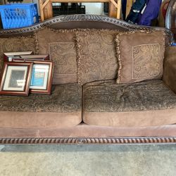 Free Couch 
