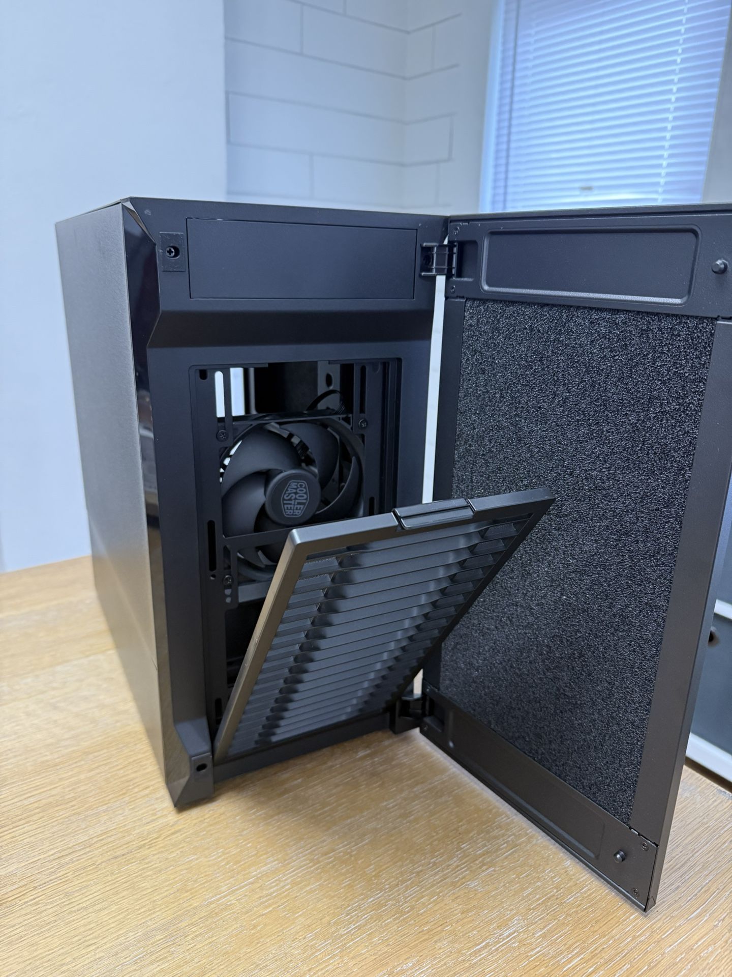 Cooler Master Silencio S400 mATX Gaming Computer Case and Hyper 212 CPU Cooler.