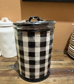 Ceramic Black & White Buffalo Check