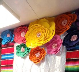 20 part flowers of multiple colors