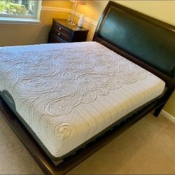Like New Queen Size Serta IComfort Memory Foam Luxury Mattress 