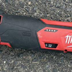 Milwaukee M12 FUEL 12V Lithium-Ion Cordless Oscillating Multi-Tool (Tool-Only