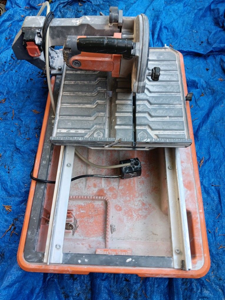 Ridgid 7" Wet Tile Saw