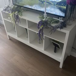 IKEA KALLAX Shelf Unit (2x4) – White