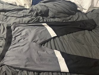 5 pairs of sweat pants. Different brands all. 2XL