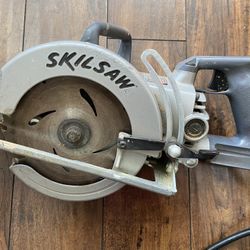 Skilsaw 7-1/4” Heavy Duty Worm Drive Saw 