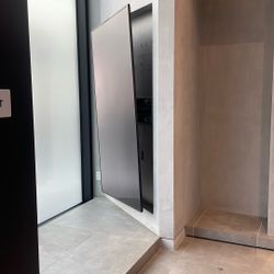 80” Samsung TV and Wall Mount