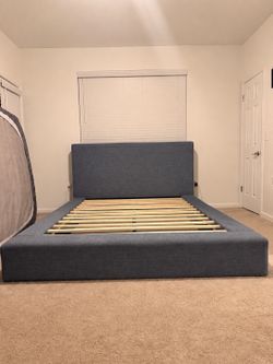 Queen size Platform bed