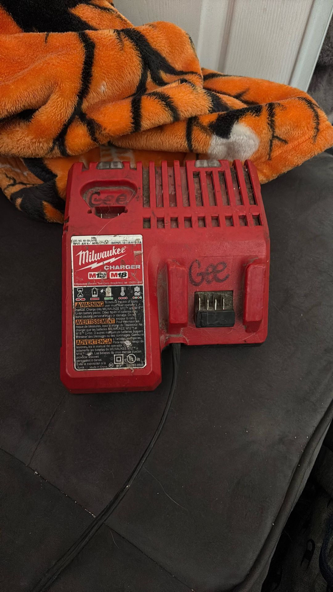 Milwaukee M12 & M18 Battery Charger