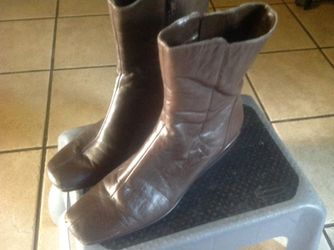 NINE WEST 7.5