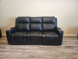 Like NEW Recling Sofa Set w/LED