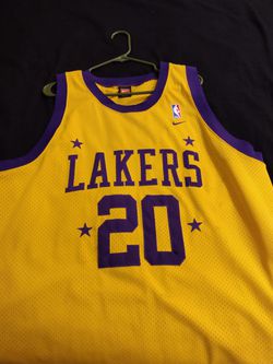 Nike stitched Lakers jersey