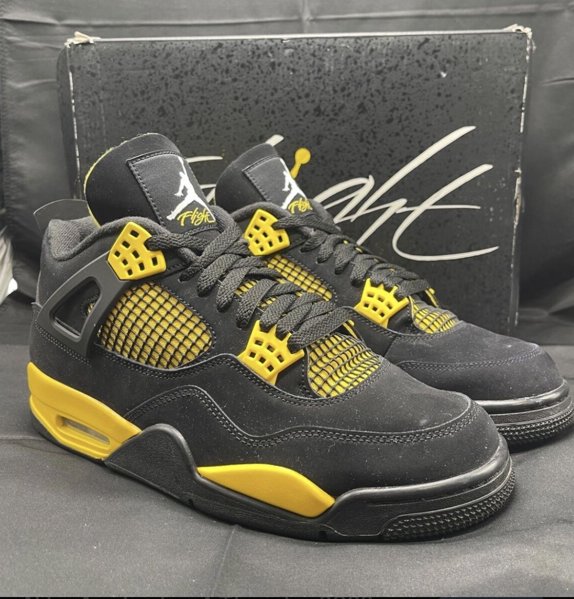Jordan 4s Black And Yellow Thunder 4s