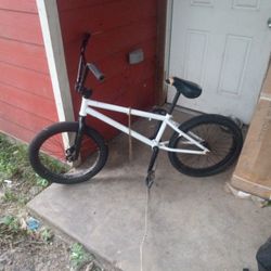 Haro 78 BMX Bike With Broken Chain for Sale in Houston TX OfferUp