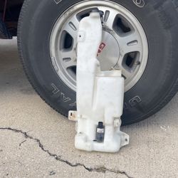 Chevy Tahoe/GMC Denali  Windshield Fluid  Tank 