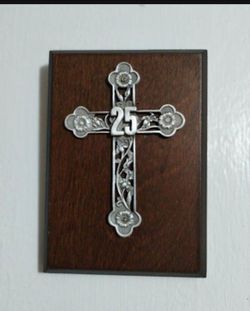 PEWTER CROSS  - WOODEN WALL PLAQUE 5"×3.5" - M94